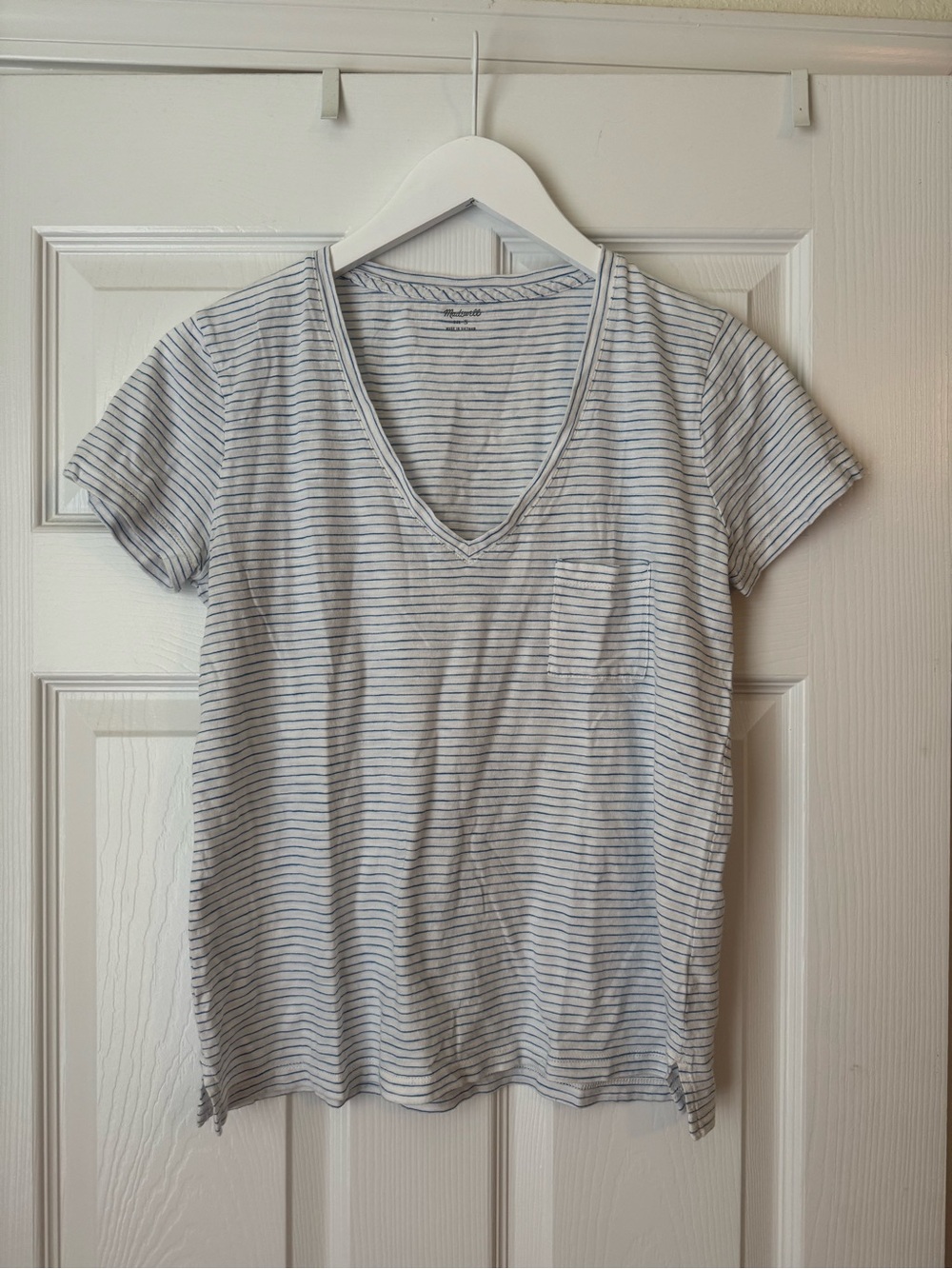 Madewell Women's Striped V-Neck Pocket Tee - White & Blue